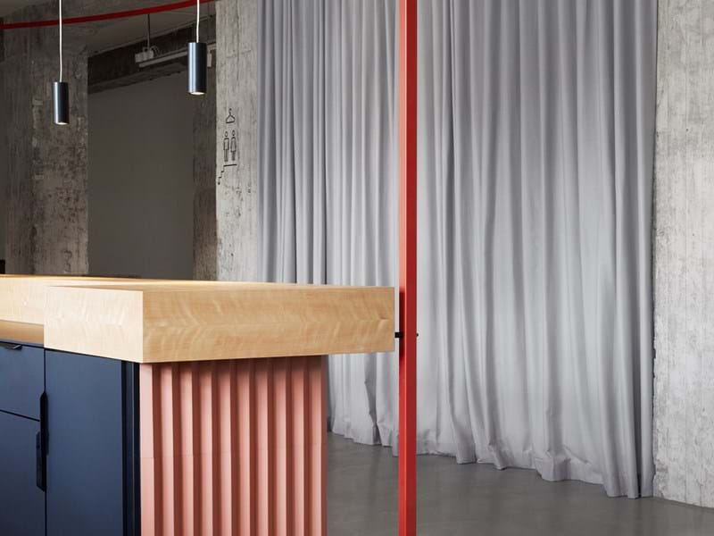 Spielfeld mit Svensson Vorhangstoffe Grain