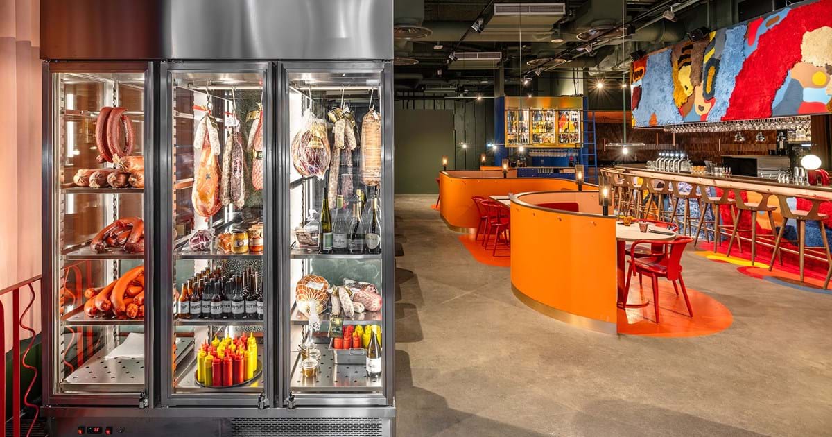 Den hängande textilien Ombre från Svensson på Banger restaurang