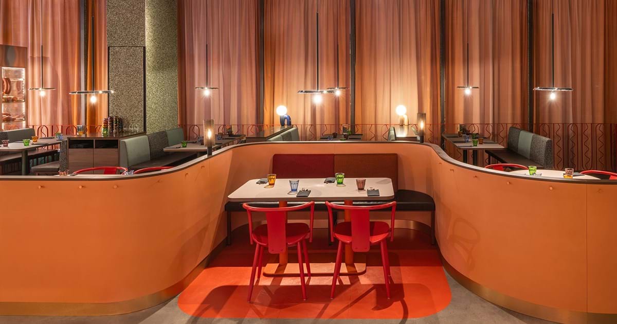 Den hängande textilien Ombre från Svensson på Banger restaurang