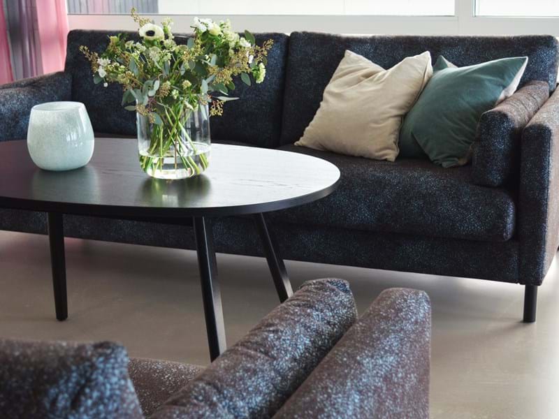 Finsalhagen Omsorgssenter med möbeltyget Corall från Svensson